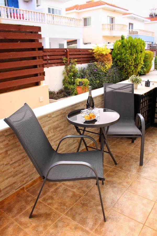 Paphos Cozy Poolside Apartment מראה חיצוני תמונה
